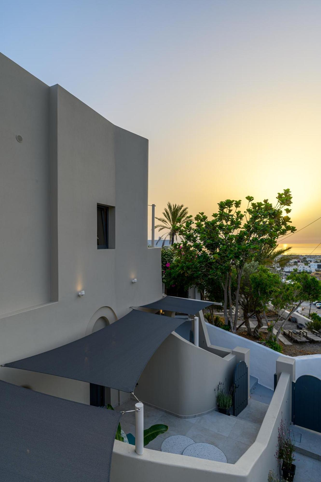 Galaria Serenity Suites Vothon Ngoại thất bức ảnh