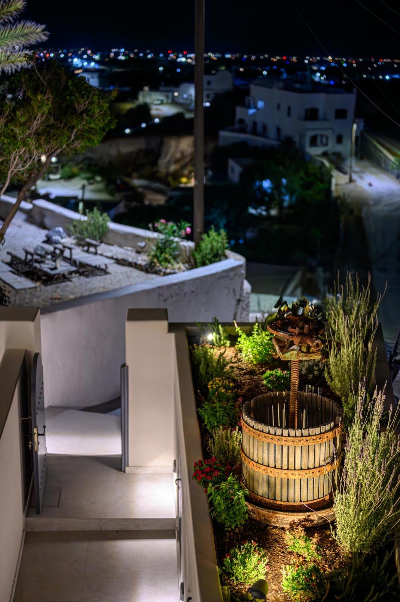 Galaria Serenity Suites Vothon Ngoại thất bức ảnh
