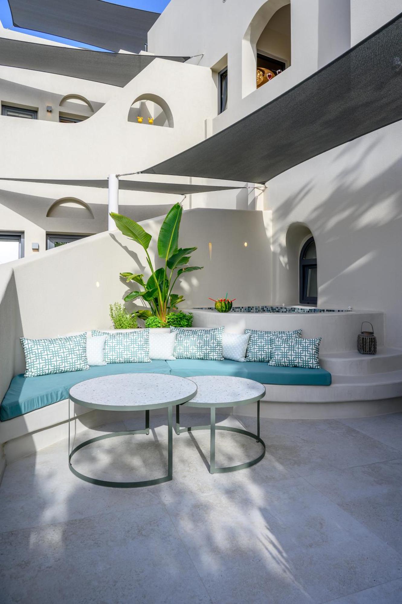 Galaria Serenity Suites Vothon Ngoại thất bức ảnh